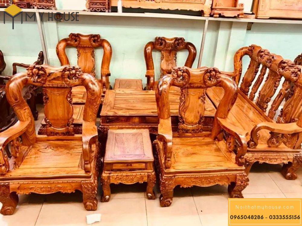 Bộ bàn ghế được làm từ gỗ quý Cẩm Lai
