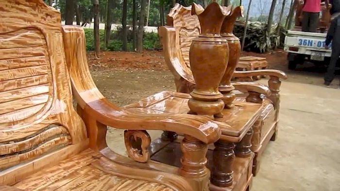 Bộ bàn ghế, lục bình từ gỗ lát chun