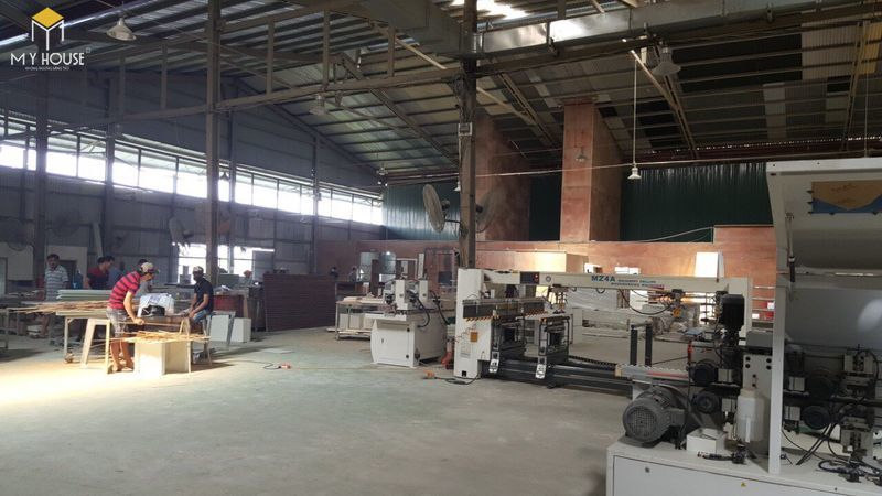 Hình ảnh xưởng sản xuất bàn ghế hội trường - View 2