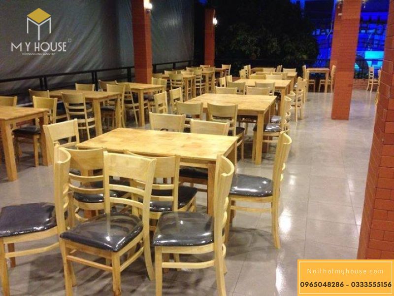 Bàn ghế nhà hàng với chất liệu gỗ tự nhiên cao cấp - Mẫu 9