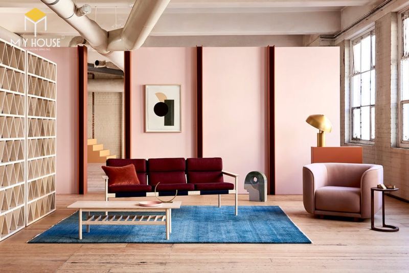 Đồng bộ màu sắc từ các đồ dùng nội thất cho đến sàn, tường và trần nhà để có một phong cách thẩm mỹ đúng chất.