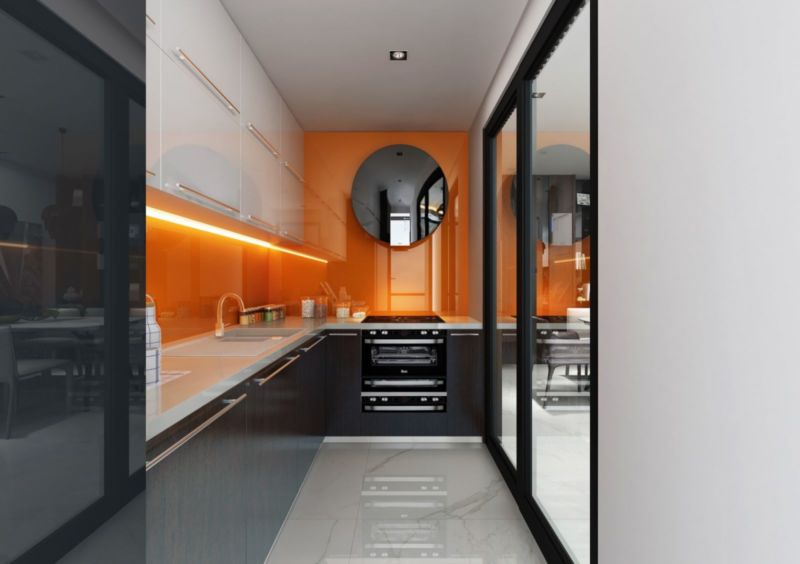 Nội thất phòng bếp sử dụng màu sắc phá cách và nổi bật với tấm acrylic màu cam bóng gương