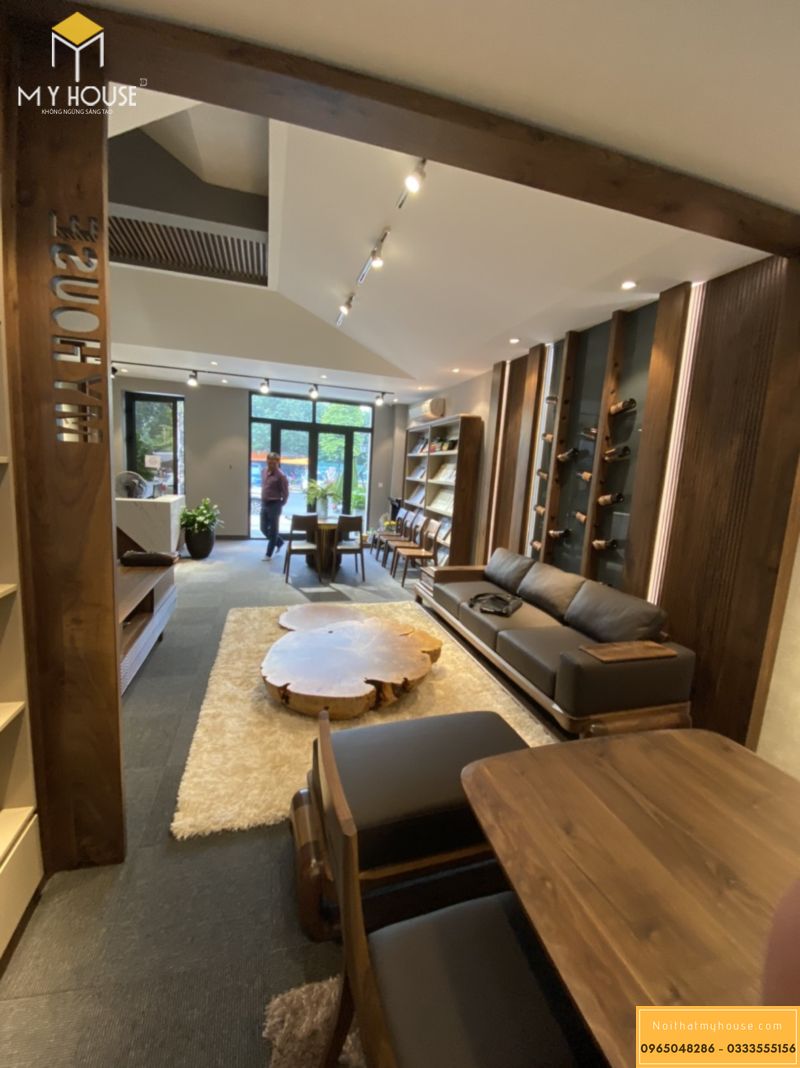 Showroom nội thất gỗ tự nhiên
