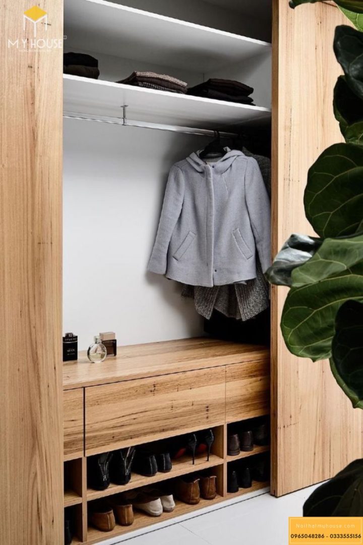 Tủ quần áo âm tường gỗ tự nhiên