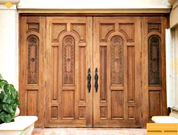 Mẫu cửa gỗ phong cách cổ điển