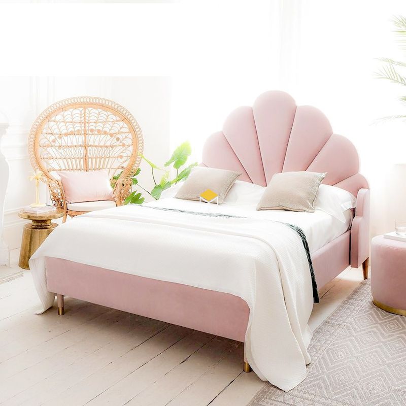 Giường ngủ đẹp màu hồng cho bạn nữ