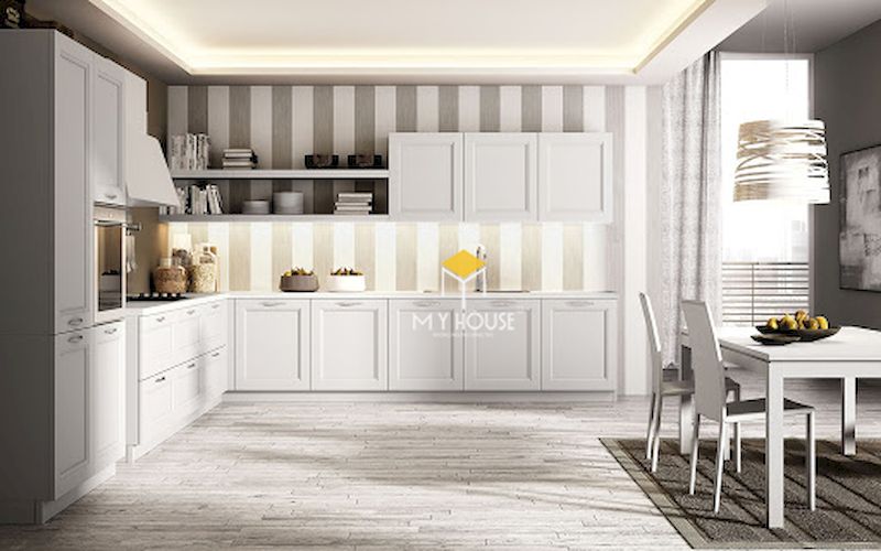 Tủ bếp màu trắng cốt gỗ công nghiệp lõi xanh chống ẩm, bảo vệ tủ tốt hơn theo thời gian