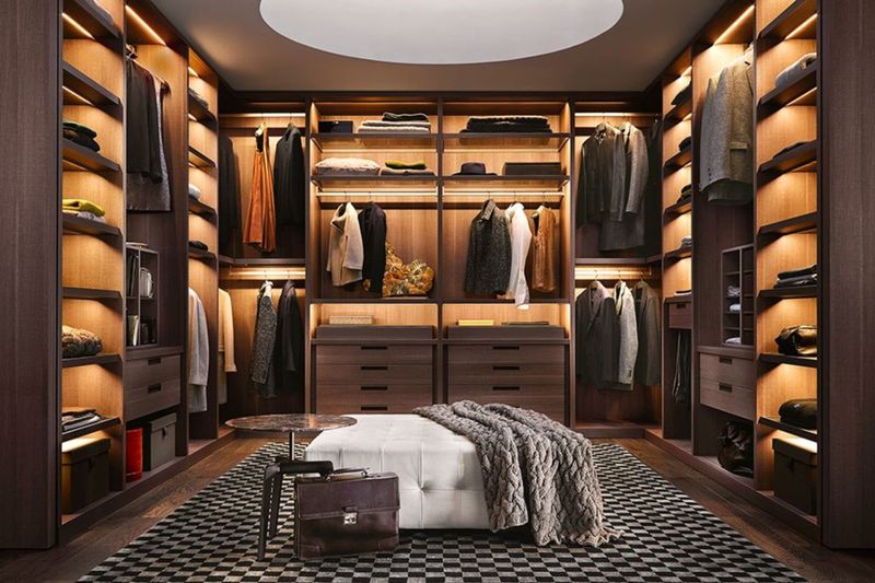 Phòng thay đồ gỗ tự nhiên cao cấp cho phòng ngủ master biệt thự